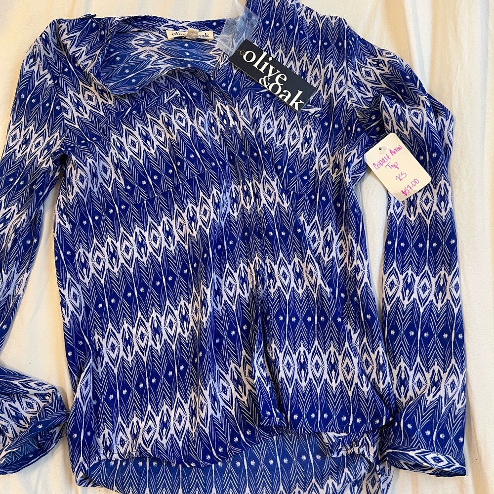 Olive and Oak Blue and White Long Sleeve Blouse